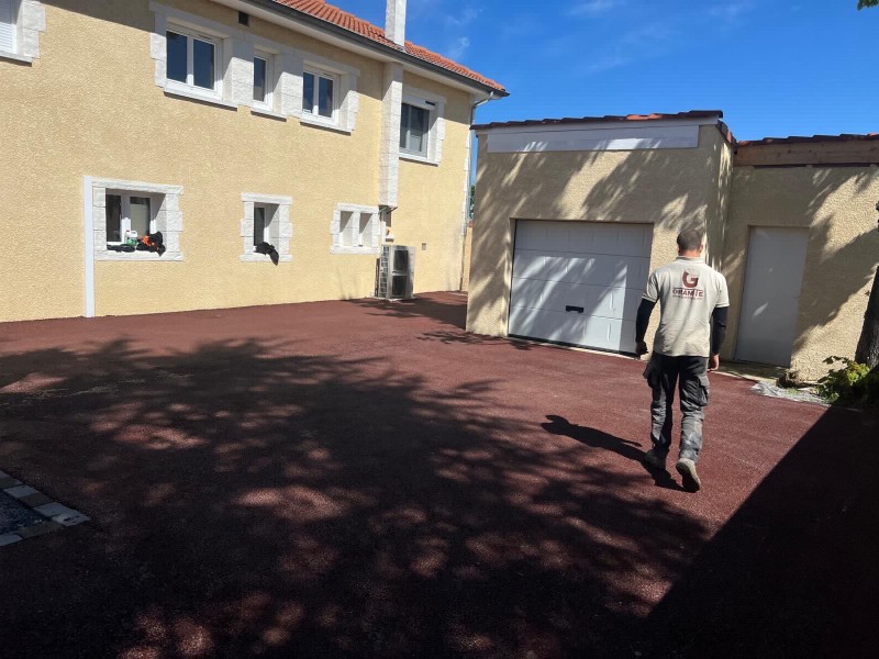 GRANITE TP Expert en enrobé à chaud rouge pour particuliers à Saint-Priest (69)