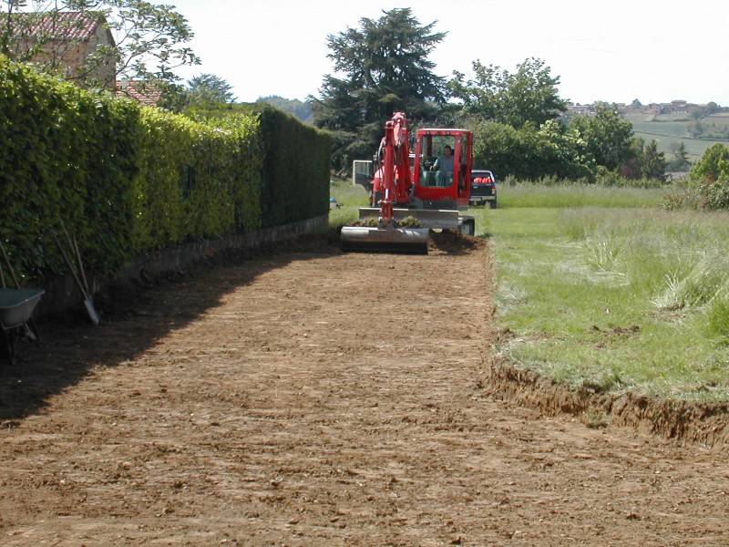 Réalisation d’une grande allée et parking en gravillonnage concassé Saint-Martin-Belle-Roche dans le Rhône