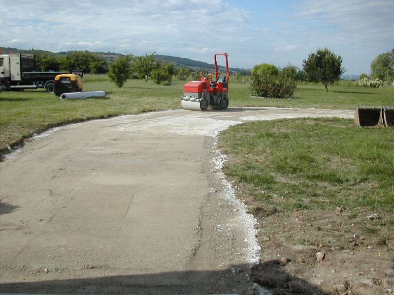 Réalisation d’une grande allée et parking en gravillonnage concassé Saint-Martin-Belle-Roche dans le Rhône