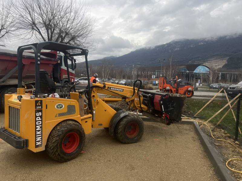 Location de chargeuse Knikmops avec chauffeur à Lyon et en Rhône Alpes