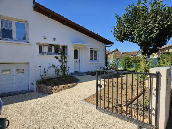 Mise en œuvre de Nidagravel et gravier blanc / jaune chez des particuliers en Isère