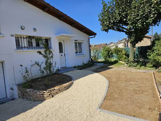 Mise en œuvre de Nidagravel et gravier blanc / jaune chez des particuliers en Isère